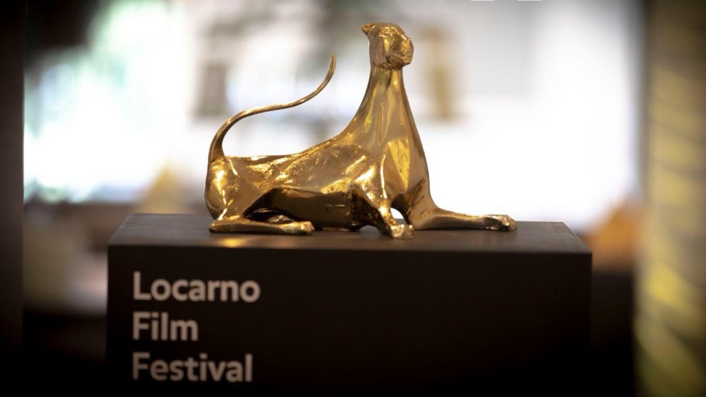JOYEUX ANNIVERSAIRE – LOCARNO FÊTE SES 80 ANS | Le président du festival de l’époque, Raimondo Rezzonico, chargea le sculpteur tessinois Remo Rossi 1968 de concevoir un nouveau trophée.